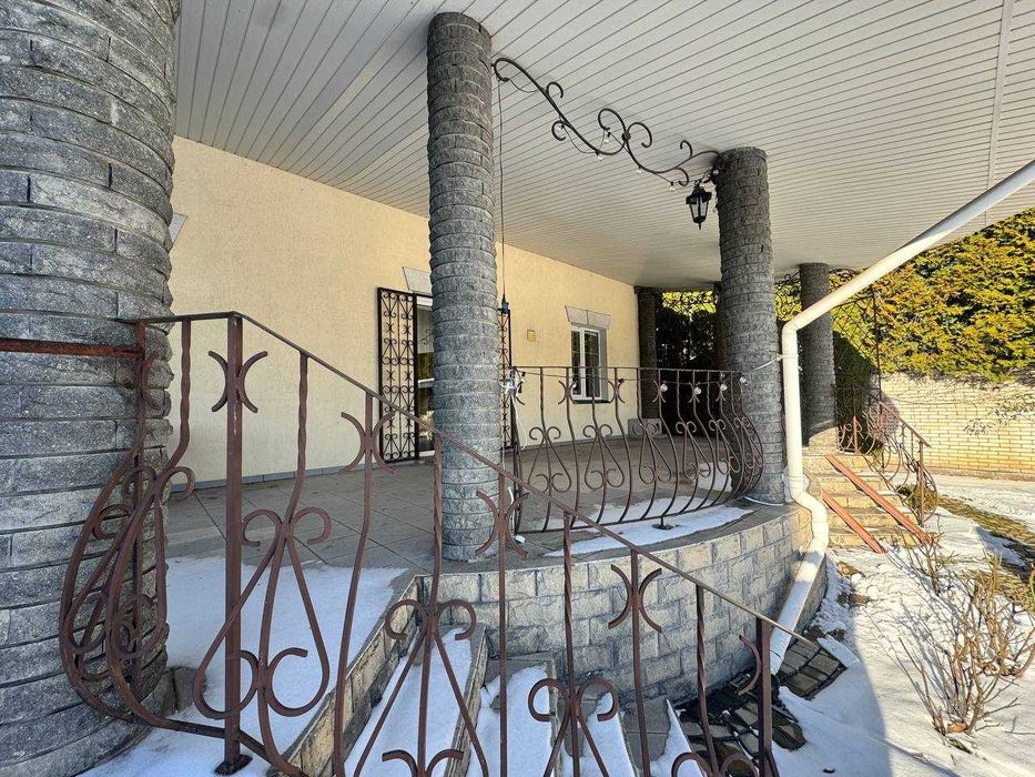 Престижна локація, якісний будинок, 16 соток, БАНЯ на дровах