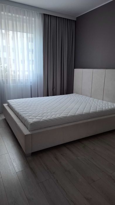 Łózko tapicerowane z materacem 160 cm MK Koło