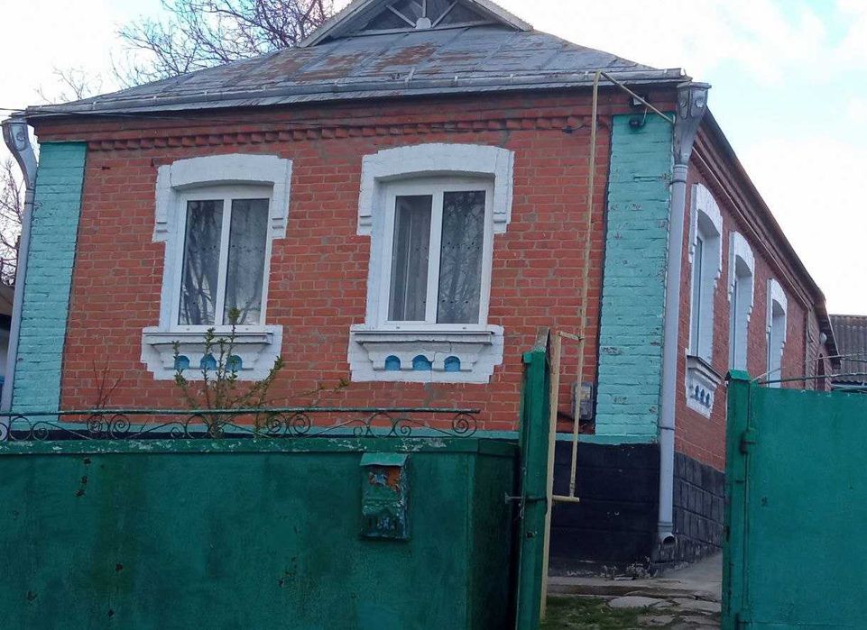 Продам будинок в селі Дашківці поряд з містом.