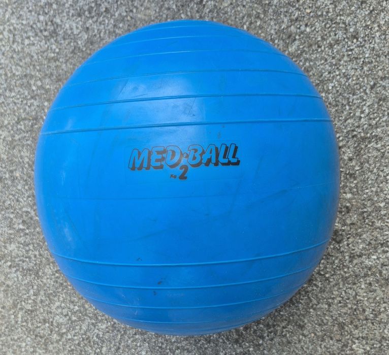 Med ball 2kg 22cm średnicy