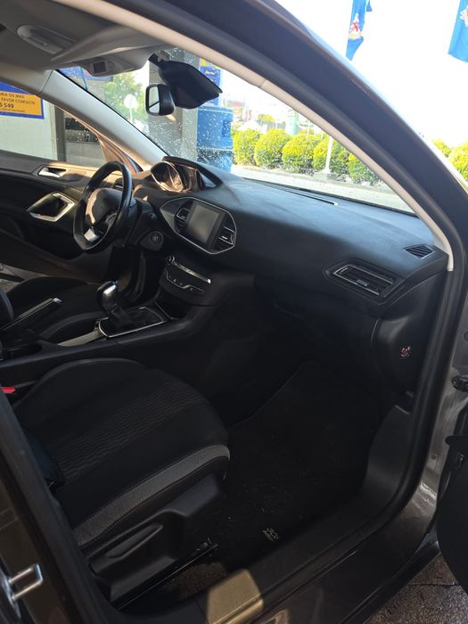 Vende-se Peugeot 308 SW 1.2 PureTech a gasolina (ano 2016)