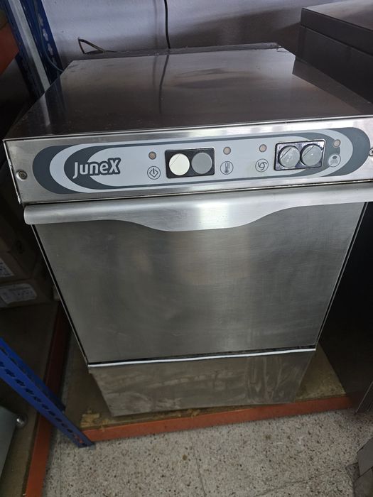 Máquina lava chávenas