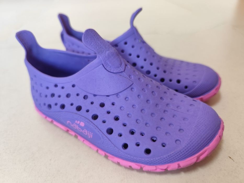 Aquashoes para Menina - Decathlon (T. 25)