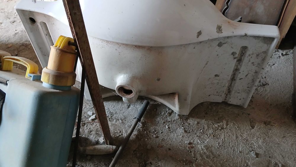 Lavatorio de wc grande