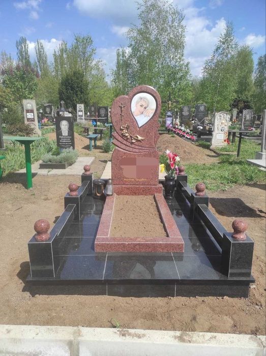 Гранитные памятники