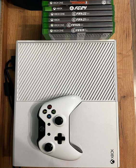 Xbox one + pad+ 6 gier