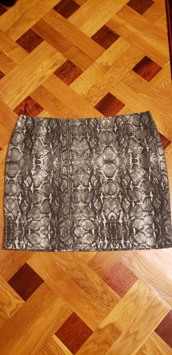 Жіноча спідниця   .