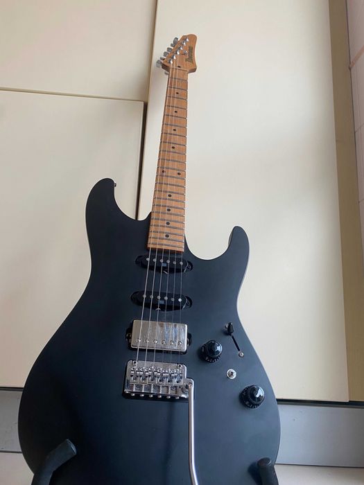Ibanez AZ226-BKF Premium- Formato Stratocaster - Guitarra elétrica