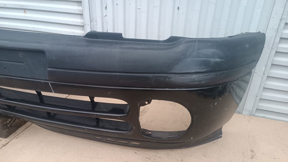 Vendo parachoque de frente Renault Clio ano 1998/2001