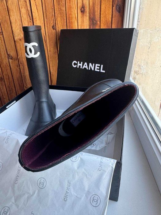 Жіночі гумові чобітки CHANEL з натуральної шкіри
100% нові