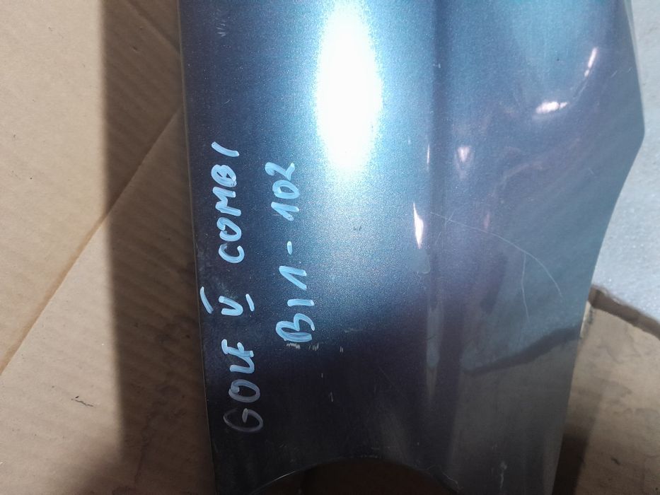 Volkswagen golf V kombi.крило переднє