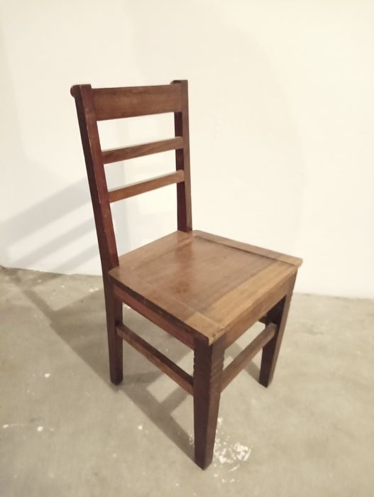 Cadeira madeira pesada