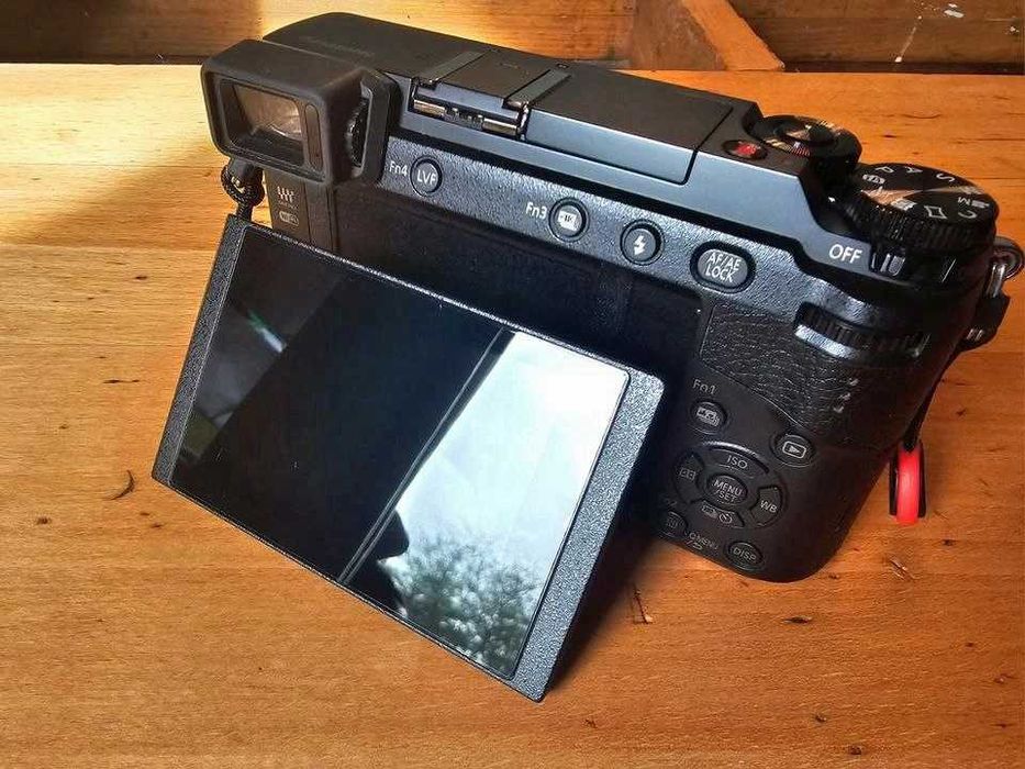 Panasonic Lumix GX80/GX85 (com 2 objetivas e vários acessórios)