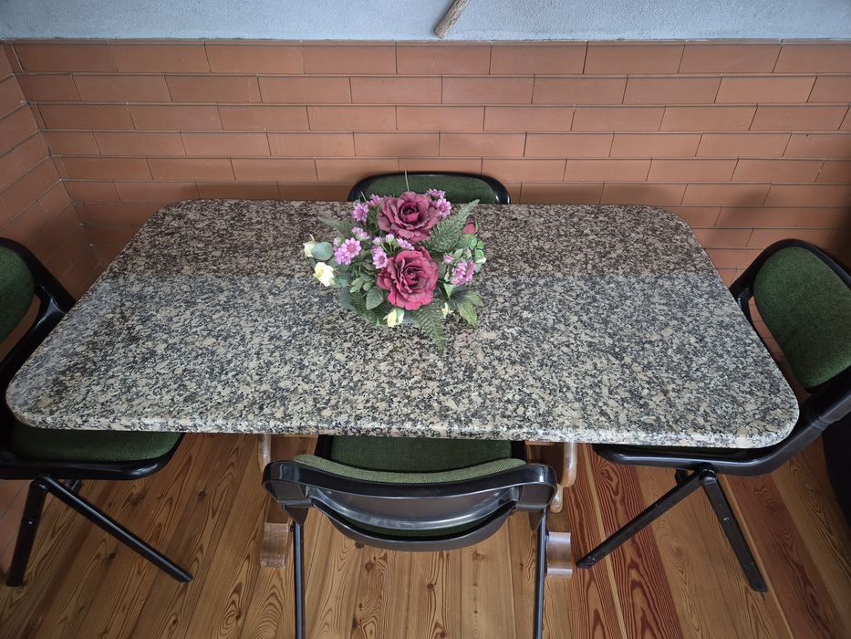 Mesa de cozinha  em pedra