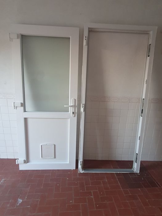 Porta PVC com vidro duplo usada