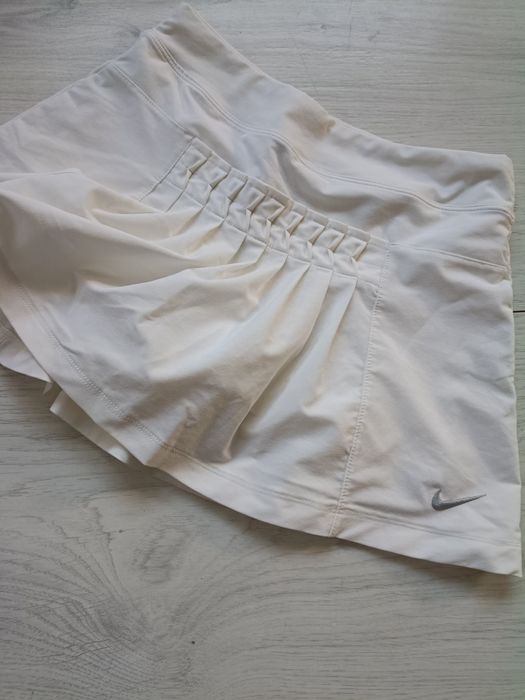 Guess kurtka, bezrękawnik,kamizelka+gratis 2 spódniczki