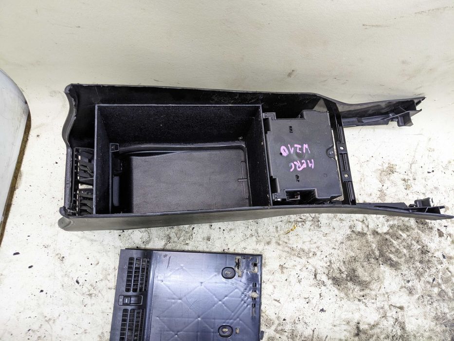 Mercedes E Klasa W210 Tunel Środkowy Podłokietnik