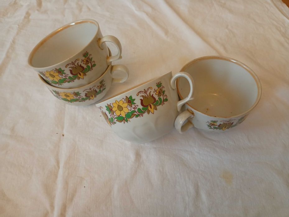 4 чайные чашки большого обьема