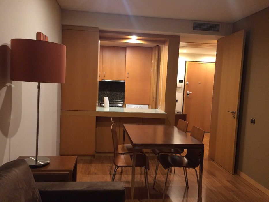 APARTAMENTO T1 MOBILADO E EQUIPADO