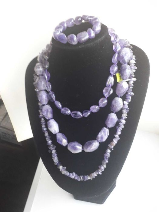 Бусы, серьги, кулоны с натуральными камнями