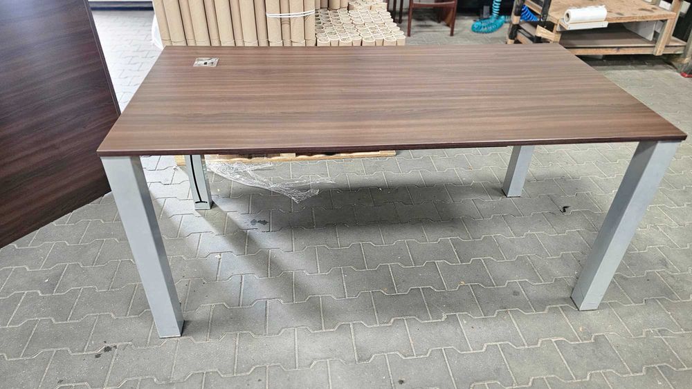 Biurko i stół 400 zł