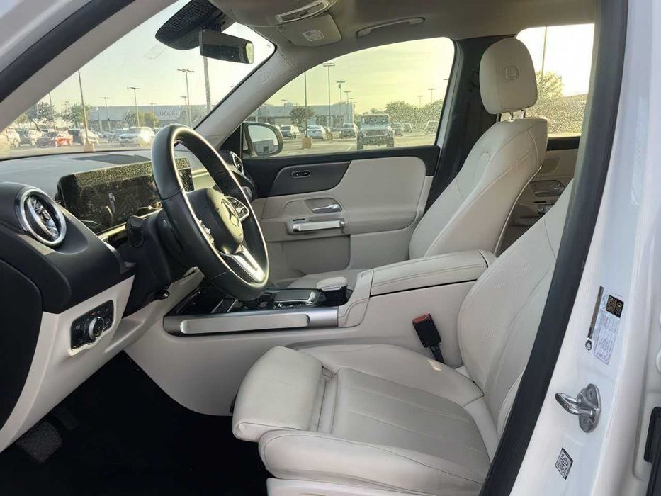 Mercedes-Benz EQB 300 4MATIC      2022
