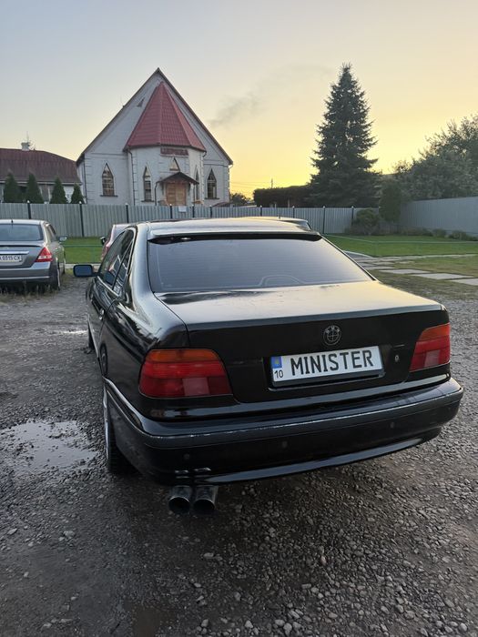 BMW E39 2.0 бензин | МКПП | Вихлоп | Сабвуфер
