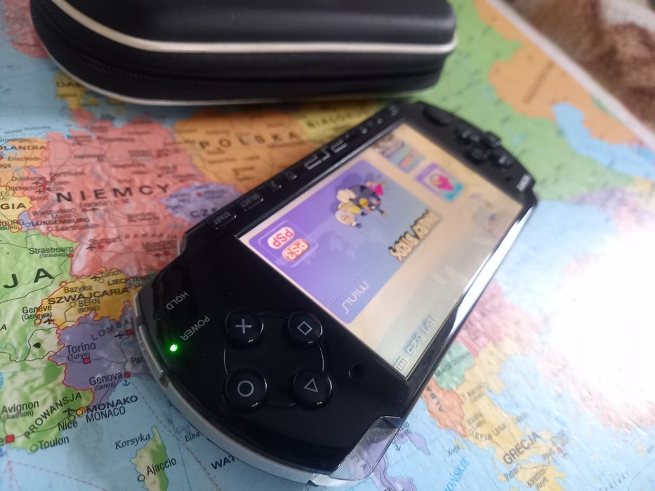 Konsola Sony psp 3004 (3000) slim 17 gier