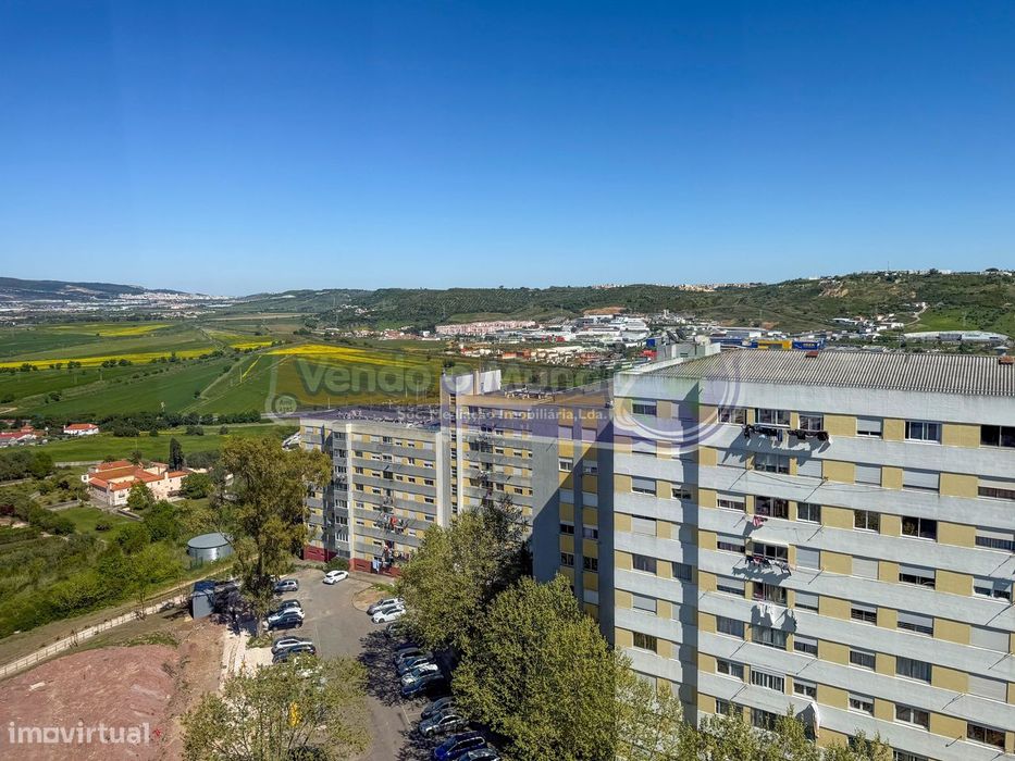 Apartamento T3 em Loures (LXLR042)