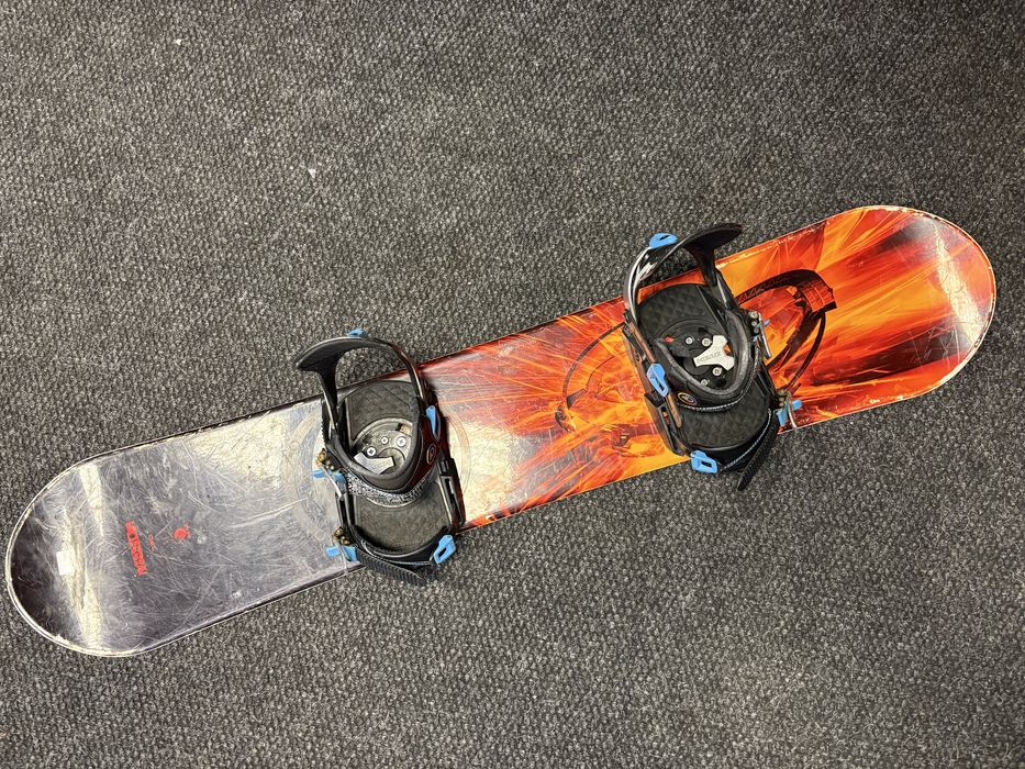 Deska snowboardowa rozmiar 130cm plus wiązania
