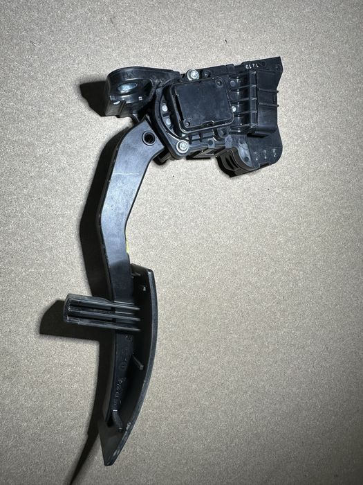 Pedal Mitsubishi Fuso apm40-302