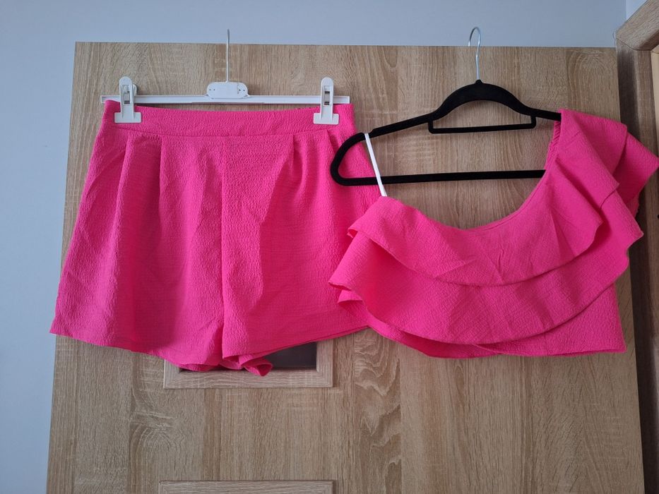 Nowy komplet bluzka + spodenki shein