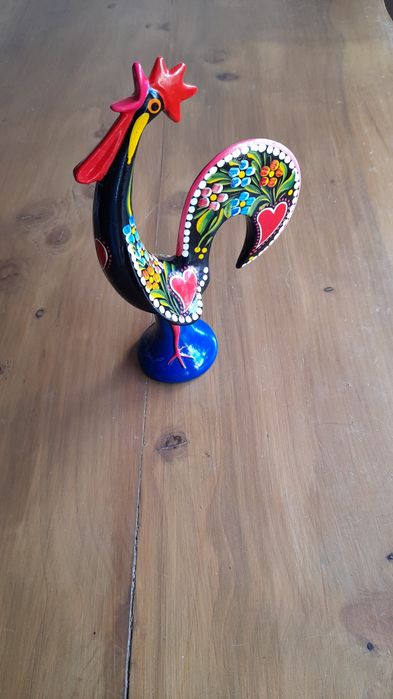 Peça artesanal em estanho, (Galo de Barcelos)