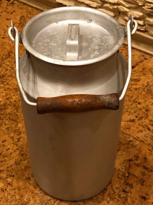 Алюмінієвий бідон 5 л. , М клеймо ссср , стан майже нового...