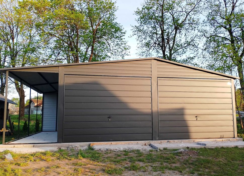 Nowoczesny Garaż Grafit z Wiatą w CENIE