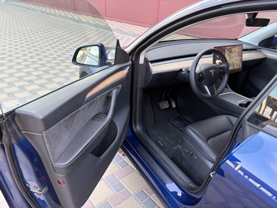 Продам Tesla Model Y