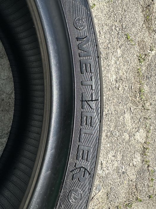 Мотошина 180/55 ZR17 Metzeler Roadtec Z8
