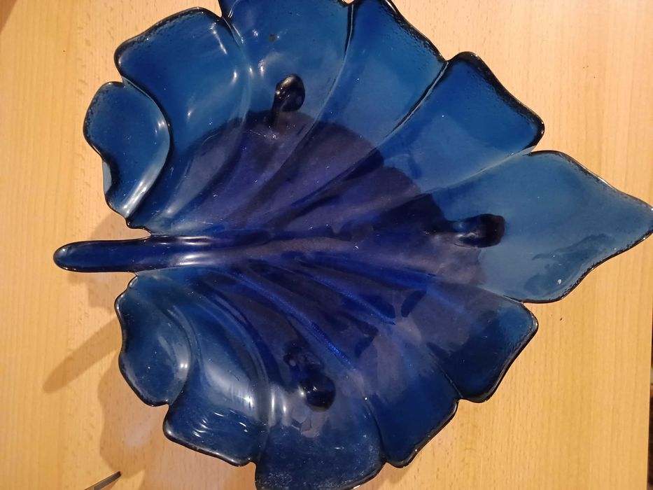 Fruteira/ taça  em Folha Azul / Peça decorativa