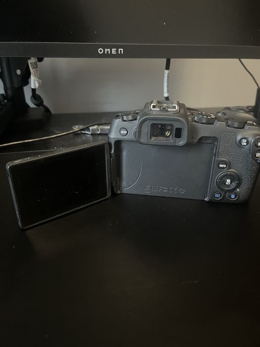 Canon Eos RP pełnaklatka + bateria + karta sd i ładowarka