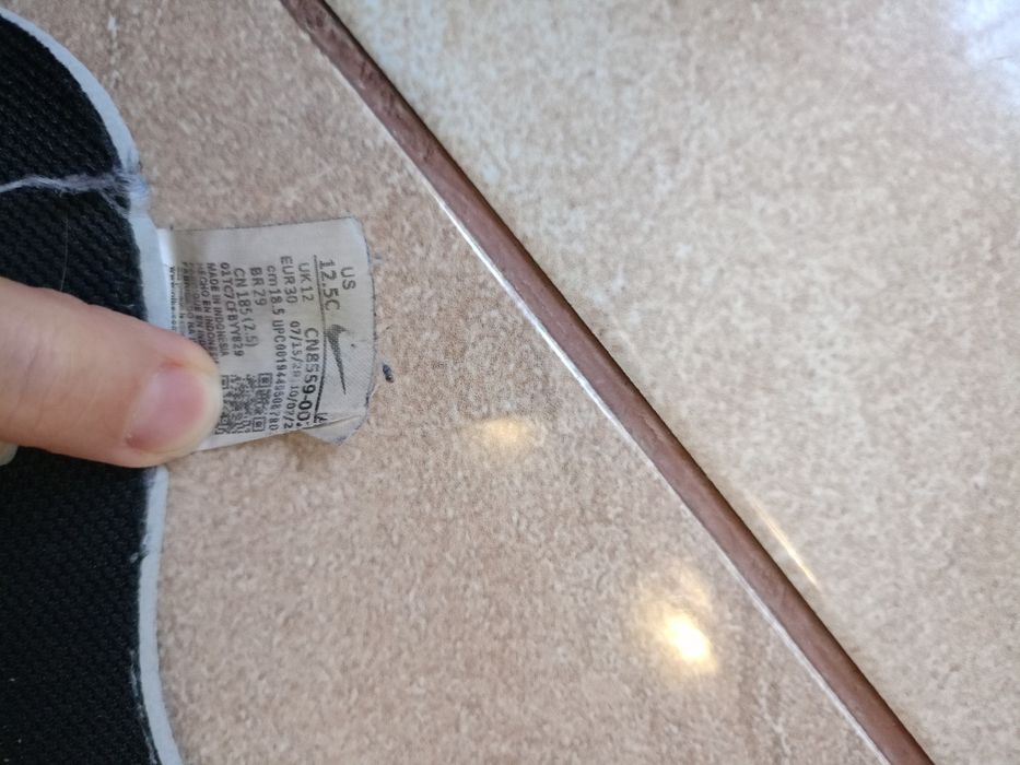 Кросівки дитячі Nike. Розмір 30. Стелька 19 см.