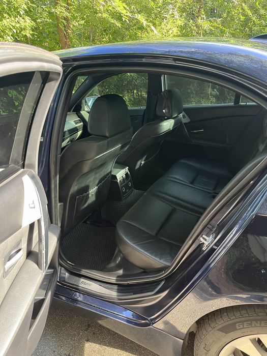 Продам BMW e60 520