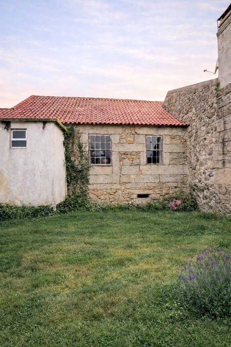 Casa em Pedra com Terreno | Projeto de Reabilitação | Ramirão – Casal Vasco