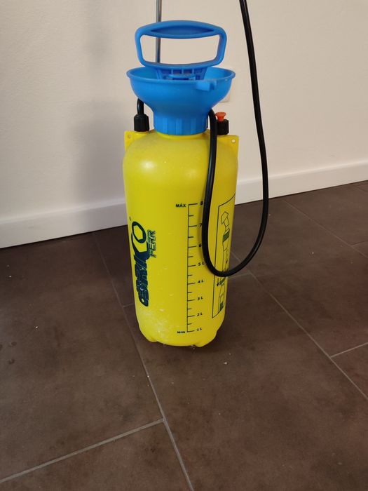 Vendo pulverizador manual 8l