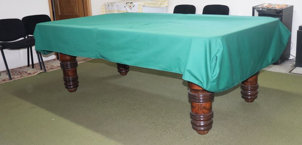 Mesa de snooker e acessórios