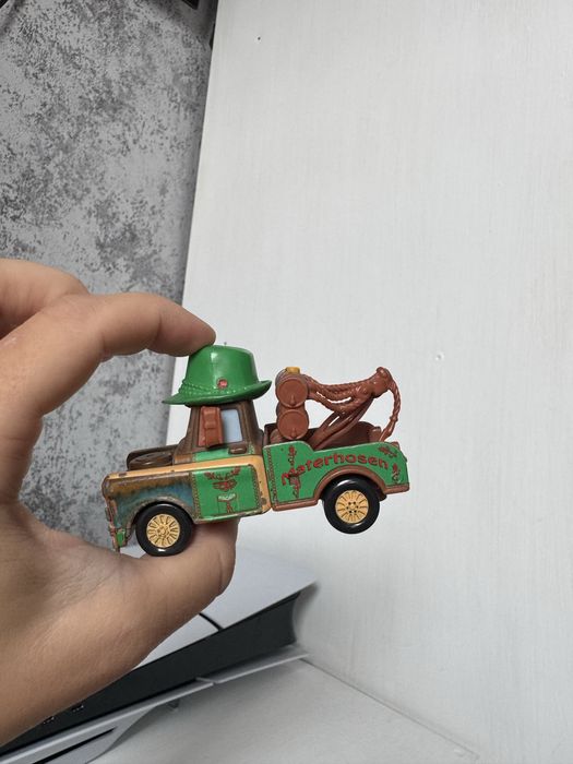 Колекційна машинка Тачки Мартін Cars Mattel Disney Pixar