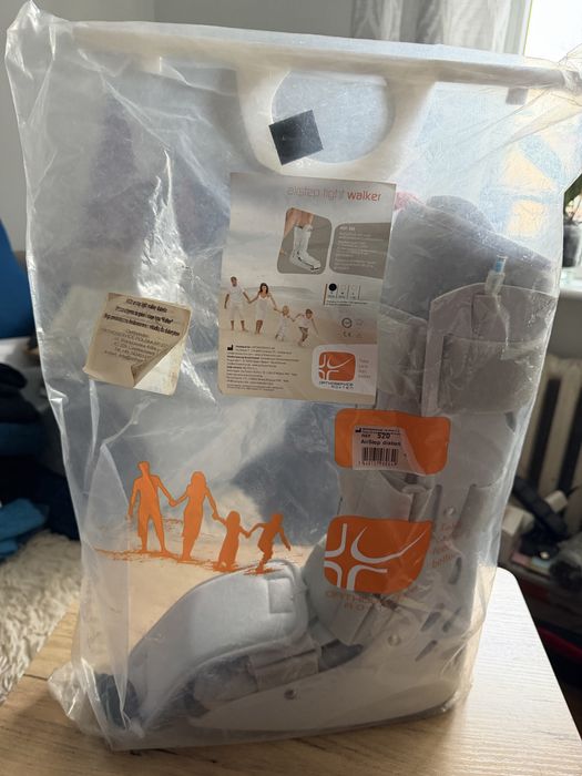 Orteza sztywna na golen.