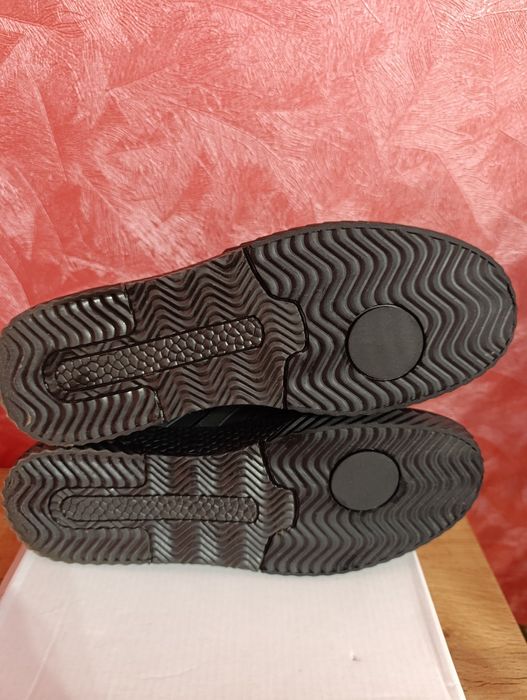 Мужские кроссовки ботинки Kazar