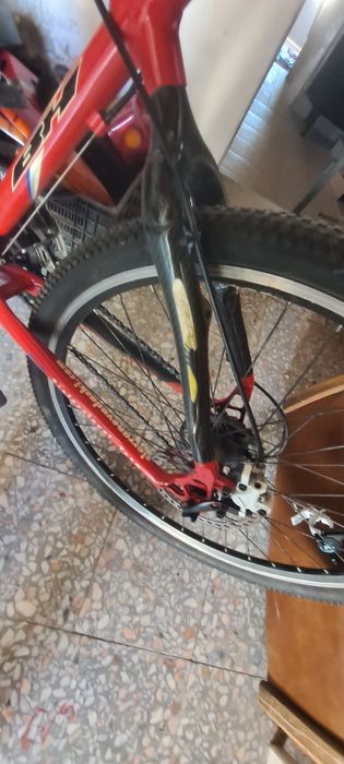 Bicicleta usada BH com escoria em carbono