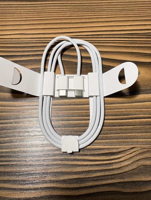 Кабель USB-C Apple