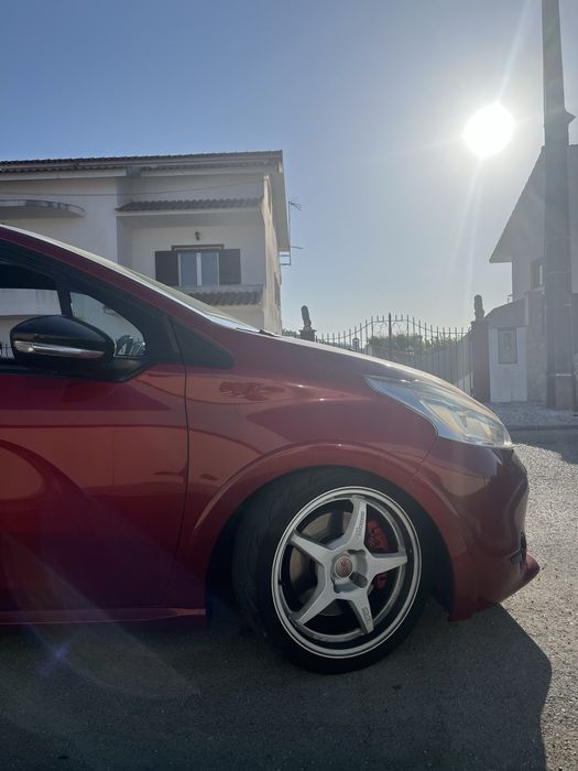 Peugeot 208 gti
